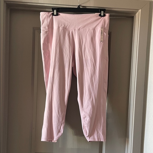 Victoria's Secret Pants - NWT Victoria's Secret Light Pink Capri Leggings - Women's